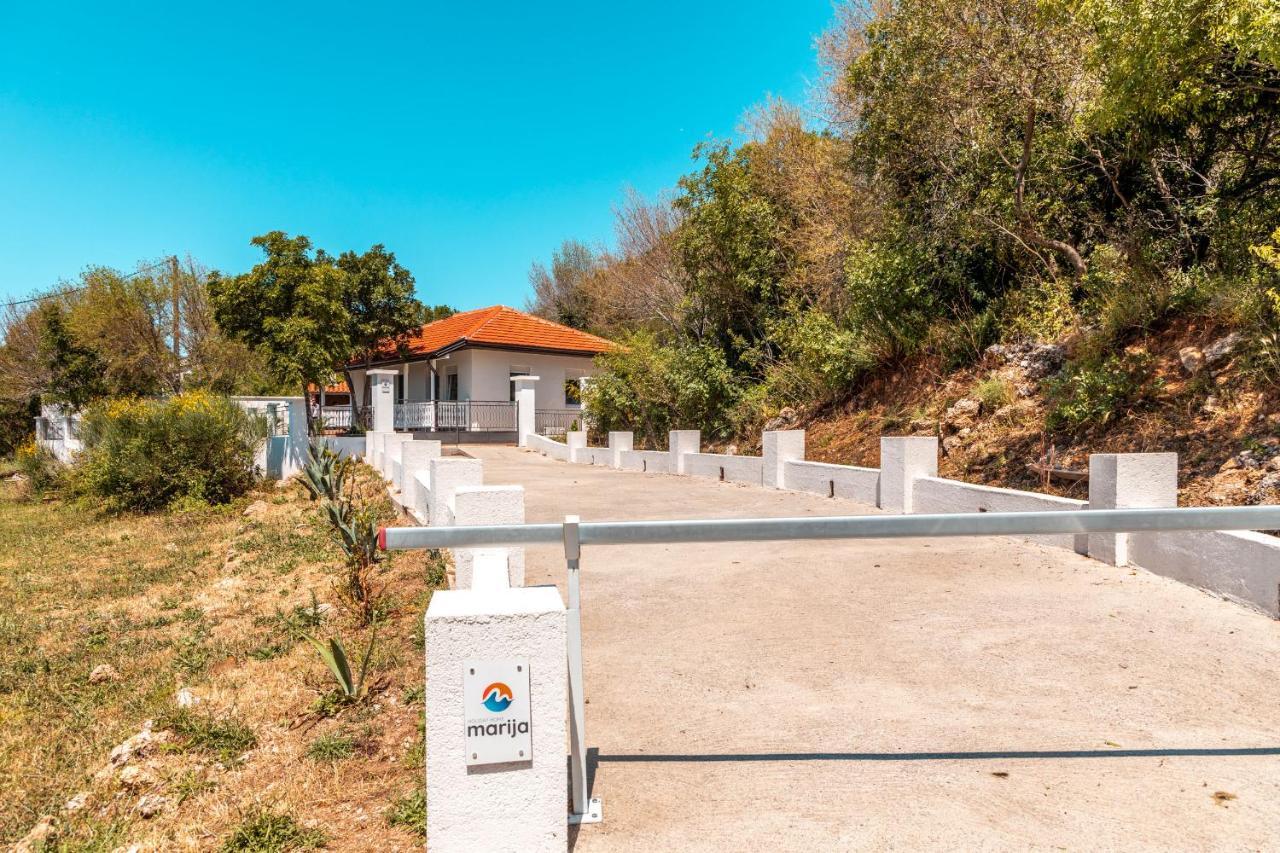 Holiday Home Marija Будва Экстерьер фото
